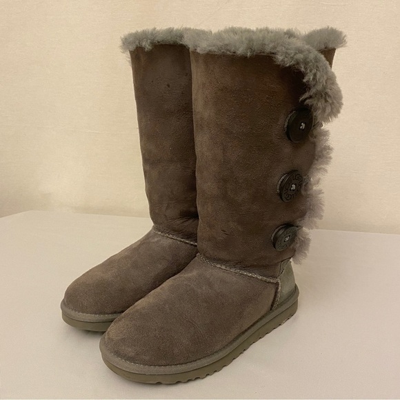 UGG Bailey Button Triplet II Boots Gray Size 5 Womens 1873 Plush Sheepskin - Picture 12 of 13